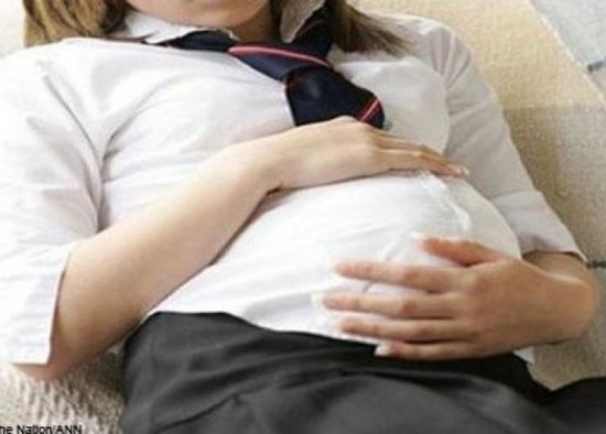 Azerbaycanda iyrenc hadise - Shagird direktor muavininden hamile qaldi