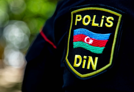Azerbaycanda polis arvadini shobede gulleleyerek oldurdu- RESMİ