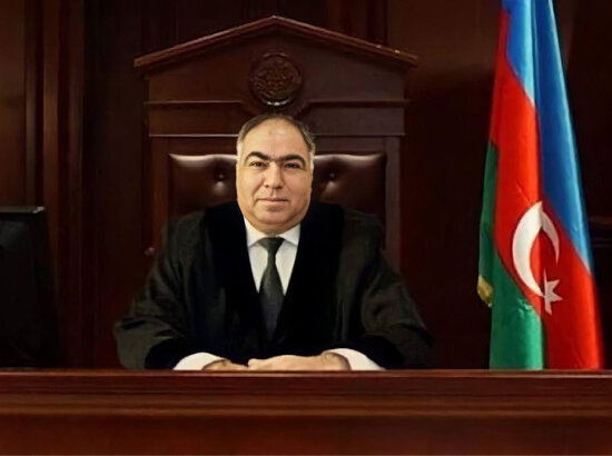 Azerbaycanda meshhur hakim teqaude gonderildi