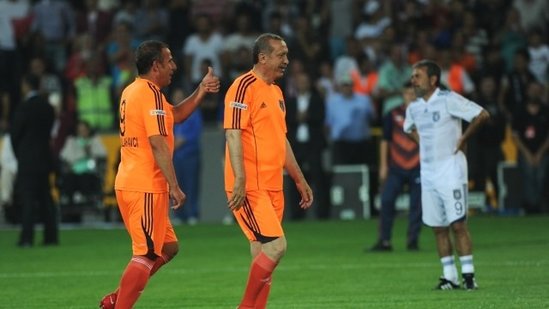 Erdogan nazirlerle futbol oynayacaq - VİDEO