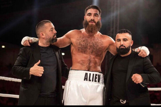 Azerbaycanli bokscu yeni qelebe qazanib – FOTO