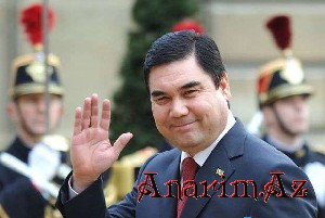 Turkmenistan prezidentinden maraqli serencam: Her qadina 40 manat hediyye