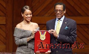 Harvard'dan Rihanna'ya Humanitarian Mukafati