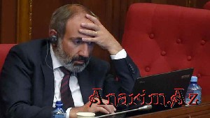 Pashinyan Ermenistanin teslimcilik senedine imza atdigini bildirib